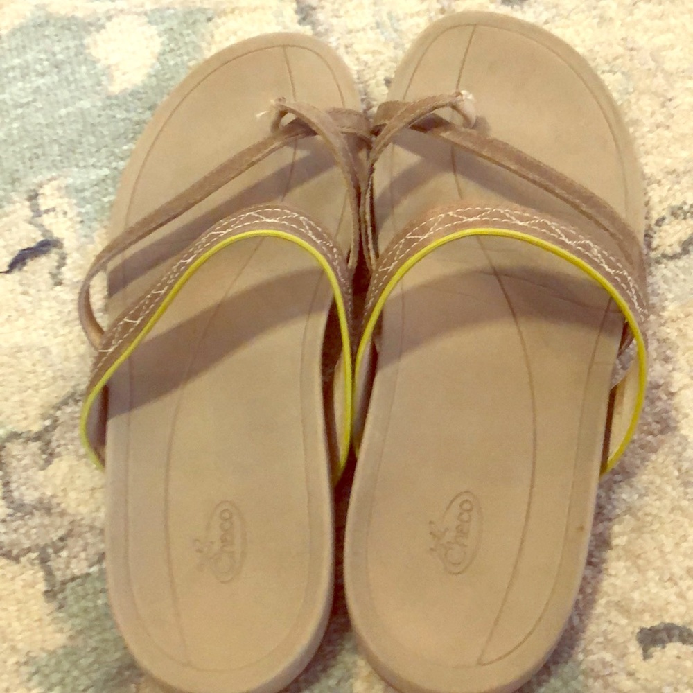 Chaco durable flip flops with arch support